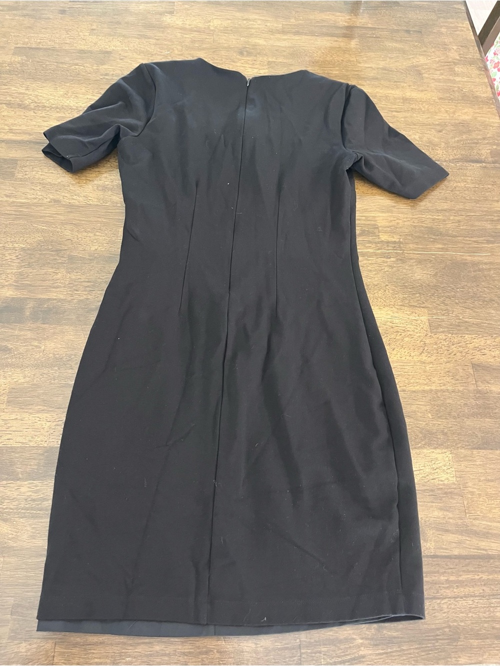 White House Black Market Black V-Neck Sheath Dress Fitted Short Sleeves Size 8 - Picture 4 of 10